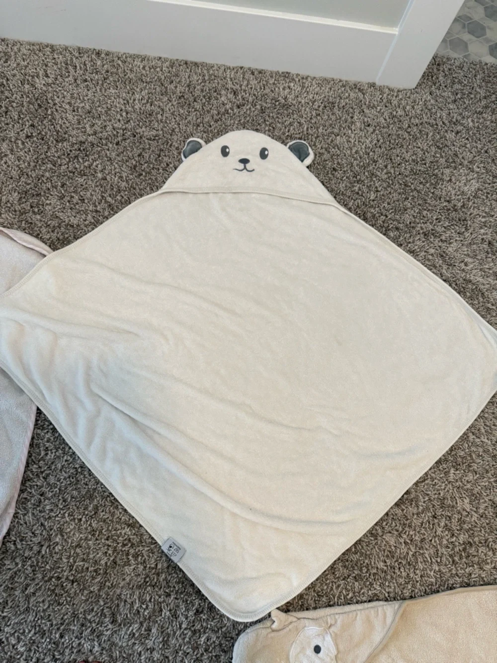Set of 4 bay bath towels- most are cloud island brand except panda